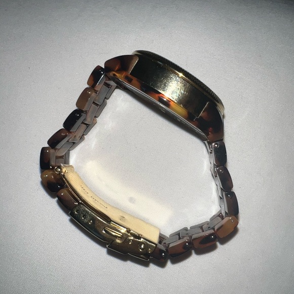 Michael Kors Tortoise Shell Watch MK5038 - Picture 5 of 6